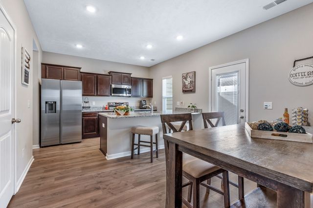 910 Bradburn Village Cir, Antioch, TN 37013