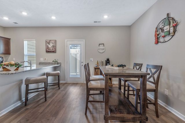 910 Bradburn Village Cir, Antioch, TN 37013