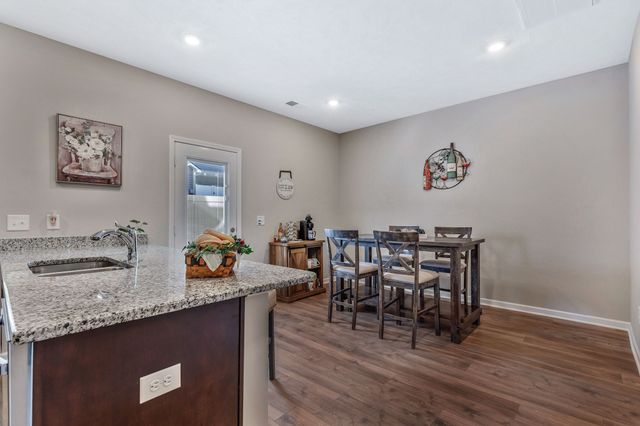 910 Bradburn Village Cir, Antioch, TN 37013