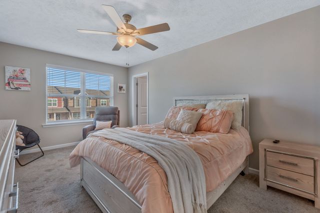 910 Bradburn Village Cir, Antioch, TN 37013