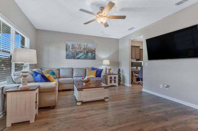 910 Bradburn Village Cir, Antioch, TN 37013