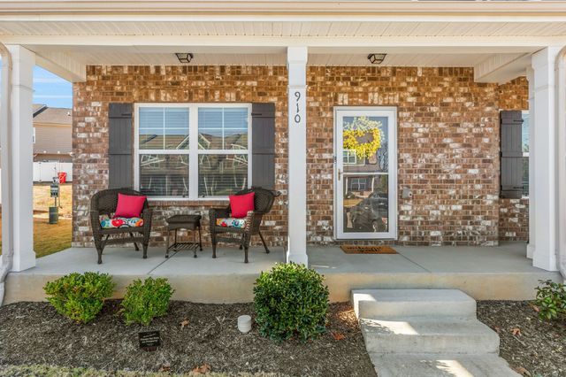 910 Bradburn Village Cir, Antioch, TN 37013