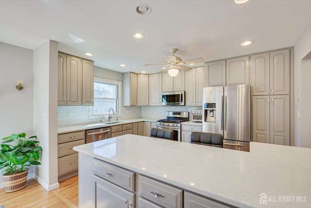 1 Sandalwood Drive, Edison, NJ 08820