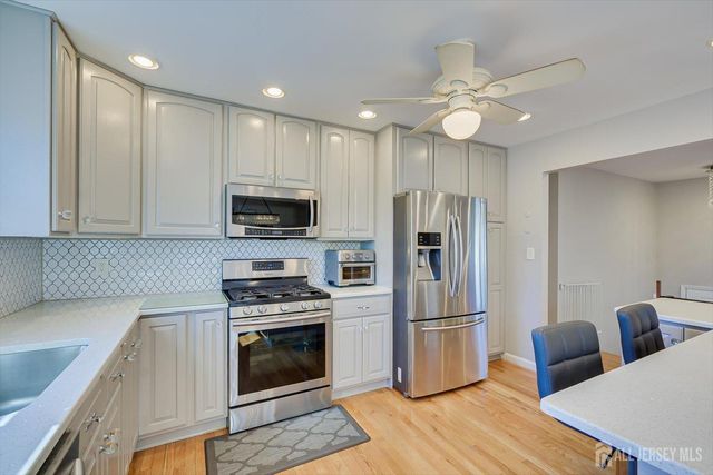 1 Sandalwood Drive, Edison, NJ 08820