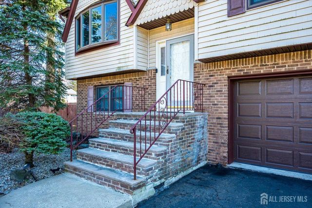 1 Sandalwood Drive, Edison, NJ 08820