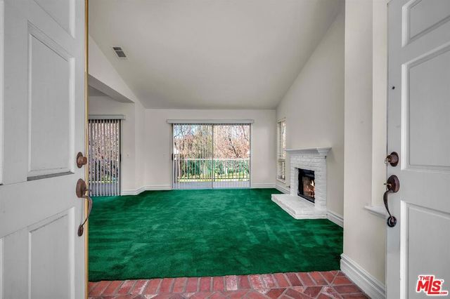 455 Kennerick Lane, Simi Valley, CA 93065