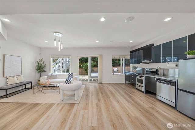 11433 80th Avenue NE, Kirkland, WA 98034