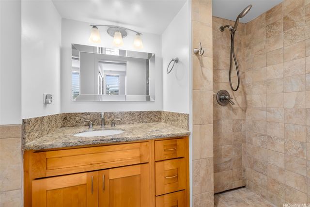 1617 Keeaumoku Street 703, Honolulu, HI 96822