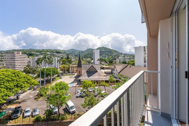 1617 Keeaumoku Street 703, Honolulu, HI 96822