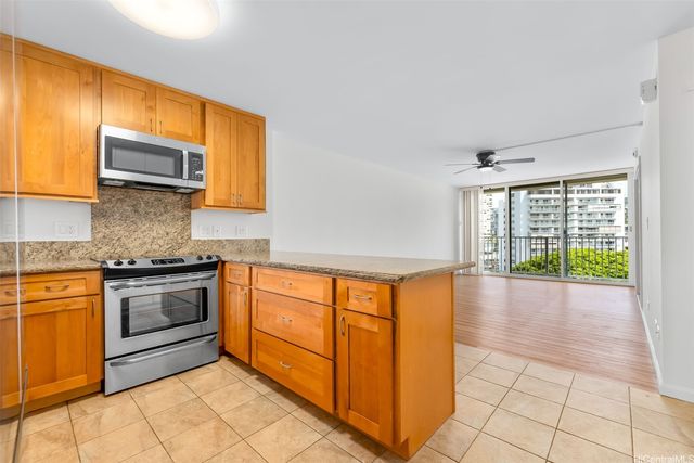 1617 Keeaumoku Street 703, Honolulu, HI 96822