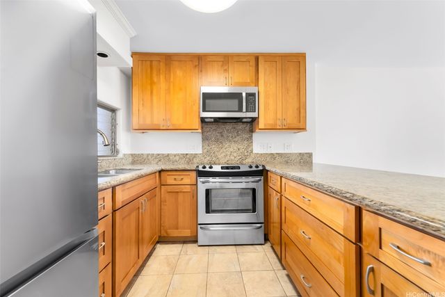 1617 Keeaumoku Street 703, Honolulu, HI 96822