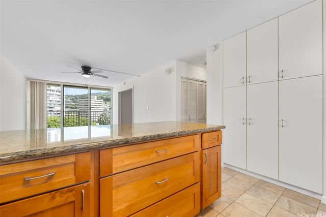 1617 Keeaumoku Street 703, Honolulu, HI 96822