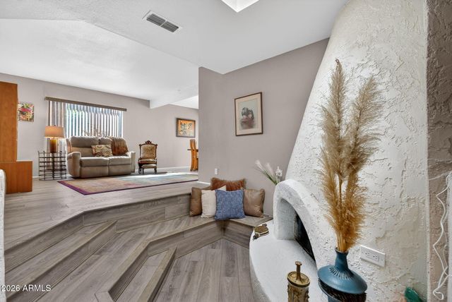 934 E BECKER Lane, Phoenix, AZ 85020