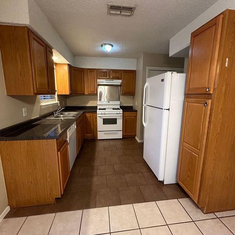 7208 Creekside DR C, Austin, TX 78752