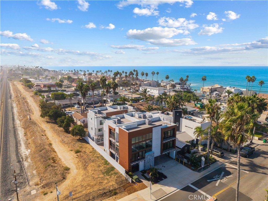 215 Oceanside Blvd 3, Oceanside, CA 92054