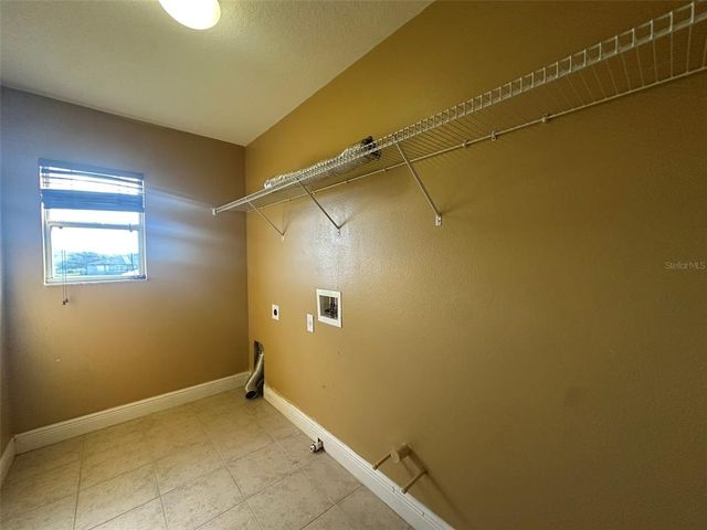2412 COUNTRY POND CT, St Cloud, FL 34771