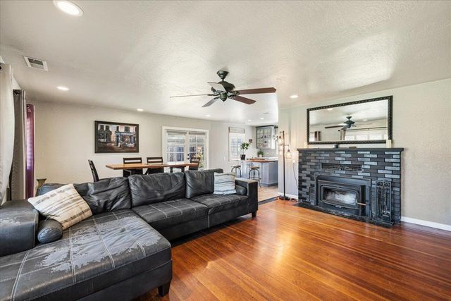 6244 S Walnut St, Loomis, CA 95650