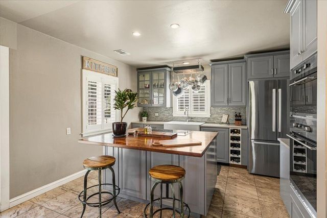 6244 S Walnut St, Loomis, CA 95650