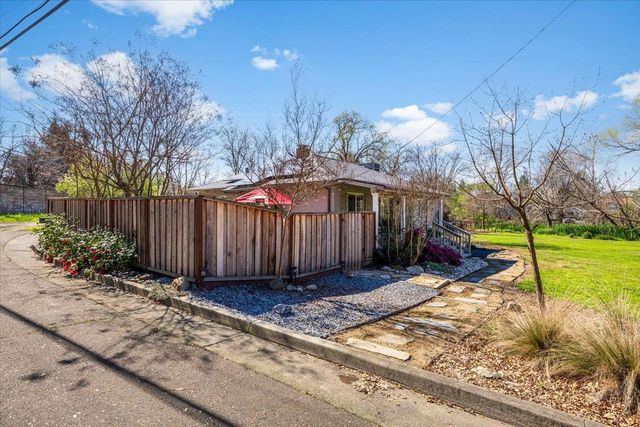 6244 S Walnut St, Loomis, CA 95650