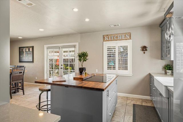 6244 S Walnut St, Loomis, CA 95650