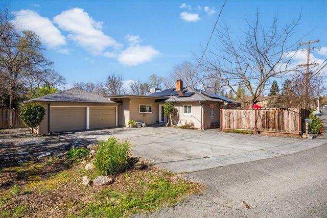 6244 S Walnut St, Loomis, CA 95650