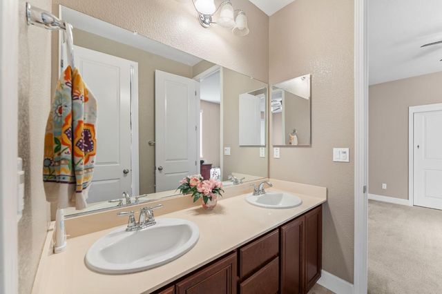 1375 Quigley Ct, Folsom, CA 95630