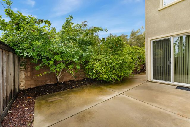 1375 Quigley Ct, Folsom, CA 95630