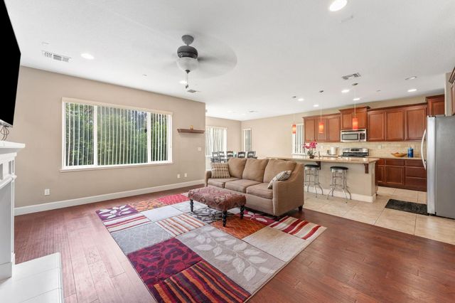 1375 Quigley Ct, Folsom, CA 95630