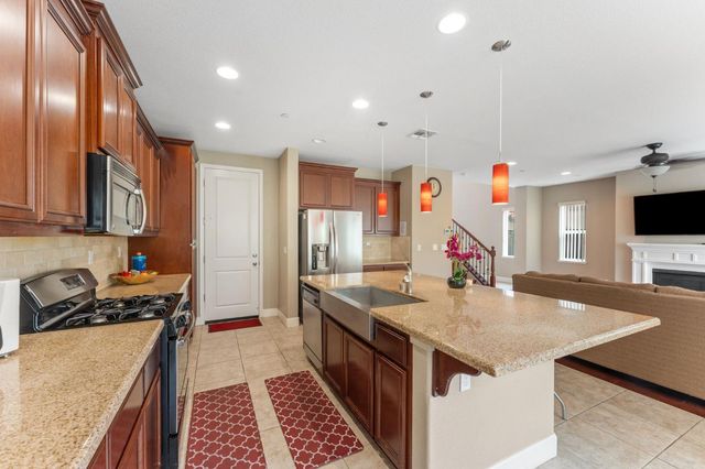 1375 Quigley Ct, Folsom, CA 95630