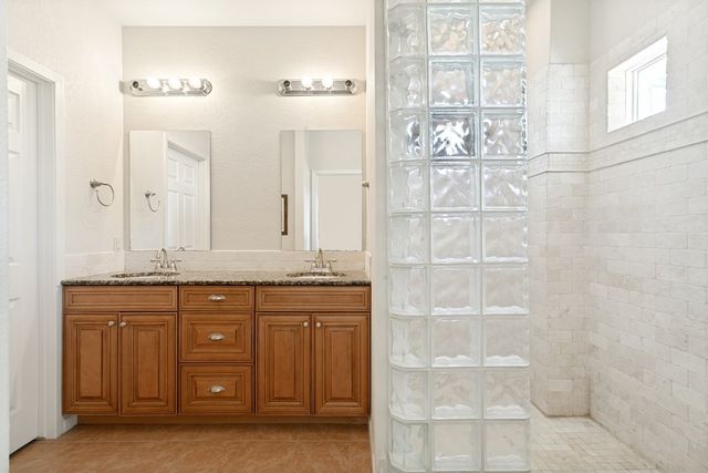 2881 Aviation Loop, Fredericksburg, TX 78624