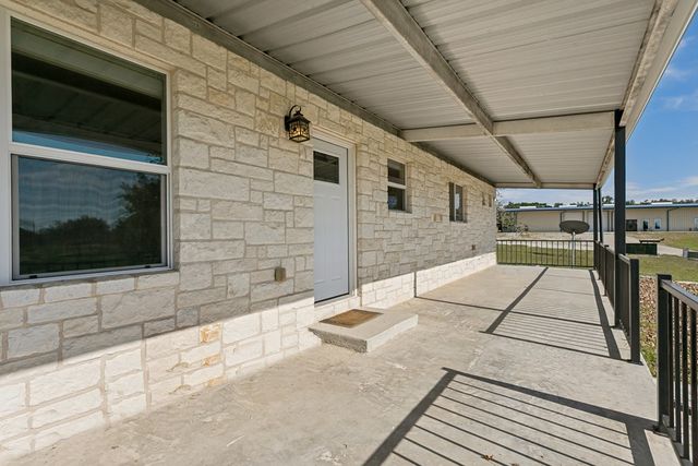 2881 Aviation Loop, Fredericksburg, TX 78624