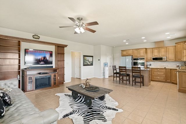 2881 Aviation Loop, Fredericksburg, TX 78624