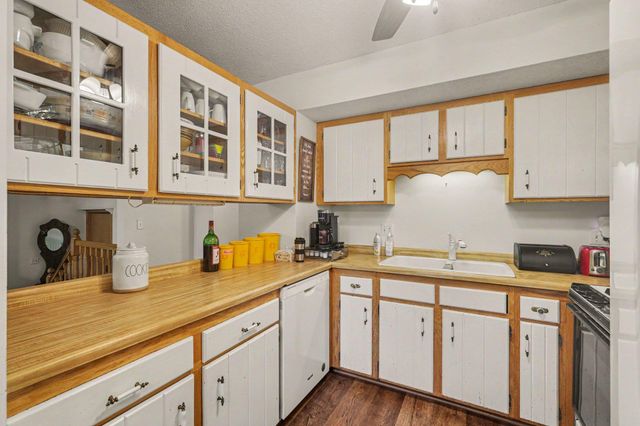 5626 N Innsbruck Court, Fridley, MN 55432