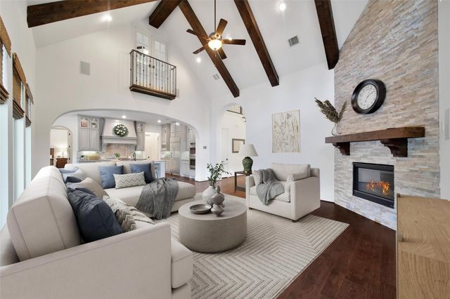 11 Hollyflower Place, The Woodlands, TX 77375