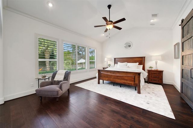 11 Hollyflower Place, The Woodlands, TX 77375