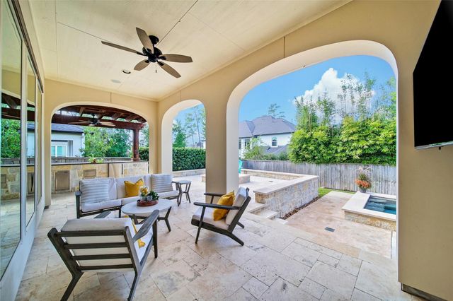 11 Hollyflower Place, The Woodlands, TX 77375