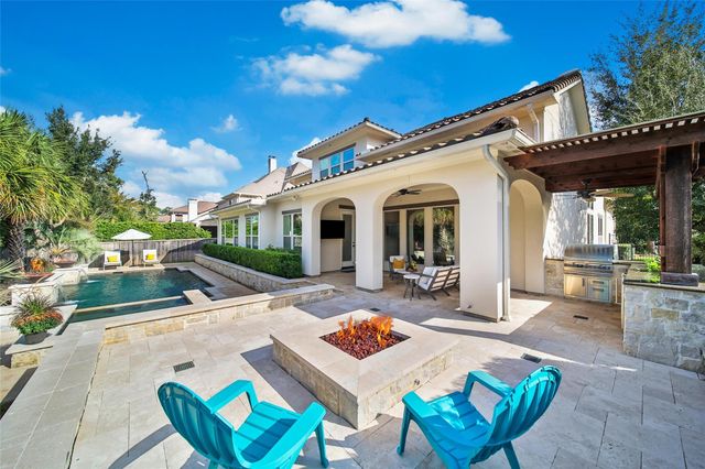 11 Hollyflower Place, The Woodlands, TX 77375