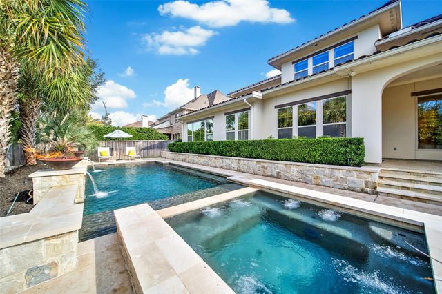 11 Hollyflower Place, The Woodlands, TX 77375