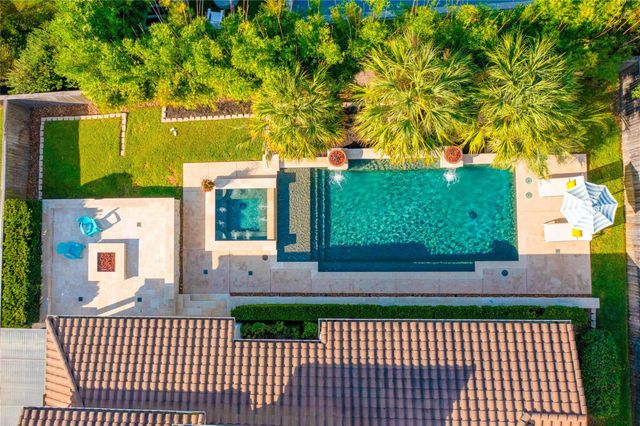 11 Hollyflower Place, The Woodlands, TX 77375