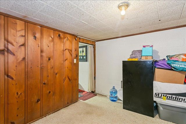 1056 N Parkwood Ln, Wichita, KS 67208