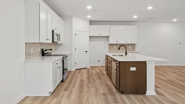 462 Cadbury Loop, Summerville, SC 29486