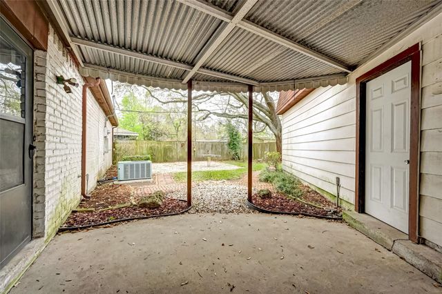 1902 Sedgie Drive, Houston, TX 77080