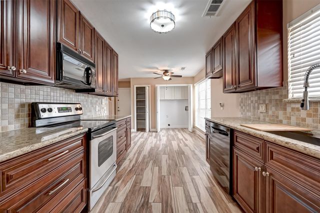 1902 Sedgie Drive, Houston, TX 77080