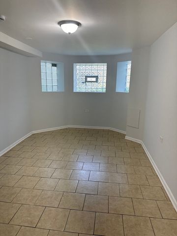 6344 S Eberhart Avenue 1, Chicago, IL 60637