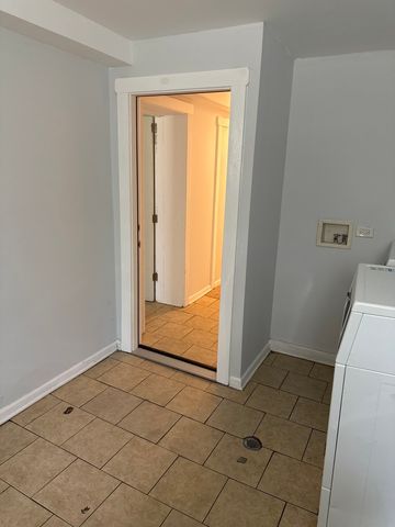 6344 S Eberhart Avenue 1, Chicago, IL 60637