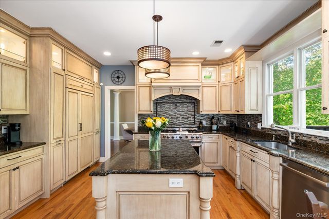 1 Woolen Court, North Salem, NY 10560