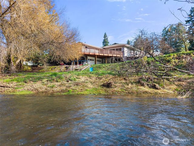 418 SW Canyon Loop, Winlock, WA 98596