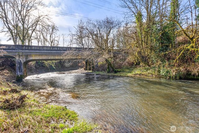 418 SW Canyon Loop, Winlock, WA 98596