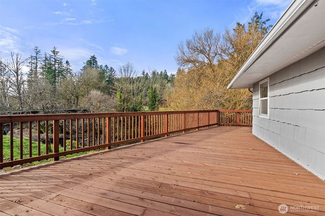418 SW Canyon Loop, Winlock, WA 98596