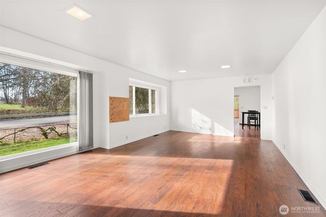 418 SW Canyon Loop, Winlock, WA 98596